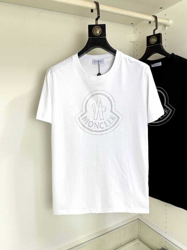 Moncler 4Xl, a top-notch casual short-sleeved shirt for men weighing 200 pounds,
