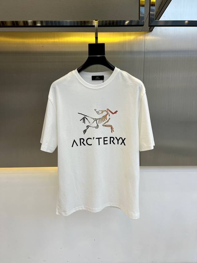 the top-of-the-line version, differs from the current 2025 Arc'teryx summer coll