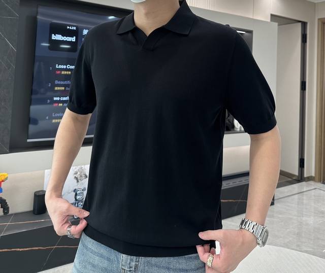 Z's latest 2025 Spring/Summer men's buttonless lapel short-sleeved sweater is cr