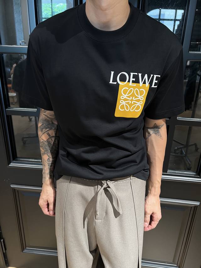 Loewe's summer treasure T-shirt! I have to say that Loewe really understands fas