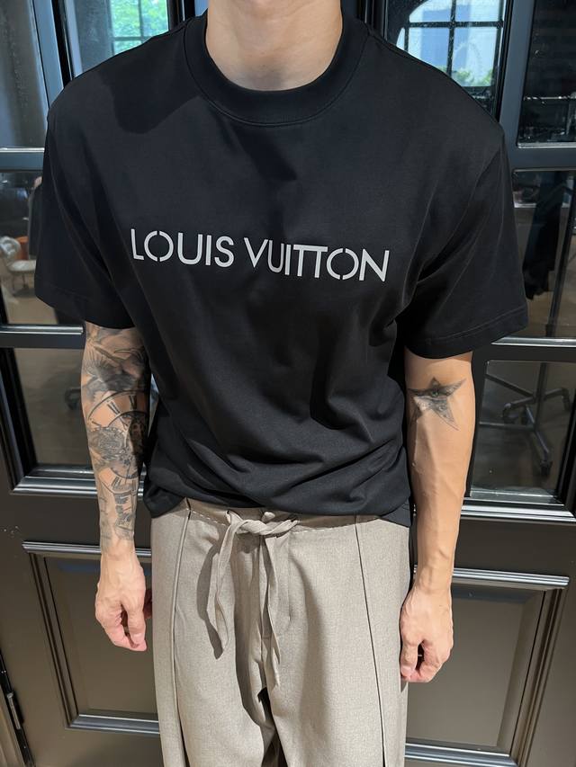 Lv's new summer letter-stamped round-neck short-sleeved T-shirt is absolutely am