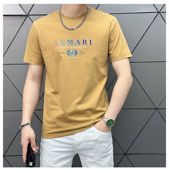 Armani's latest high-end men's item from 2025. The chest logo print adds a touch