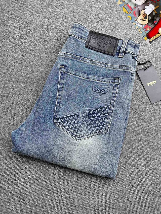 Fendi 25S Spring/Summer Men's Casual Jeans... Made of cotton denim, they're soft