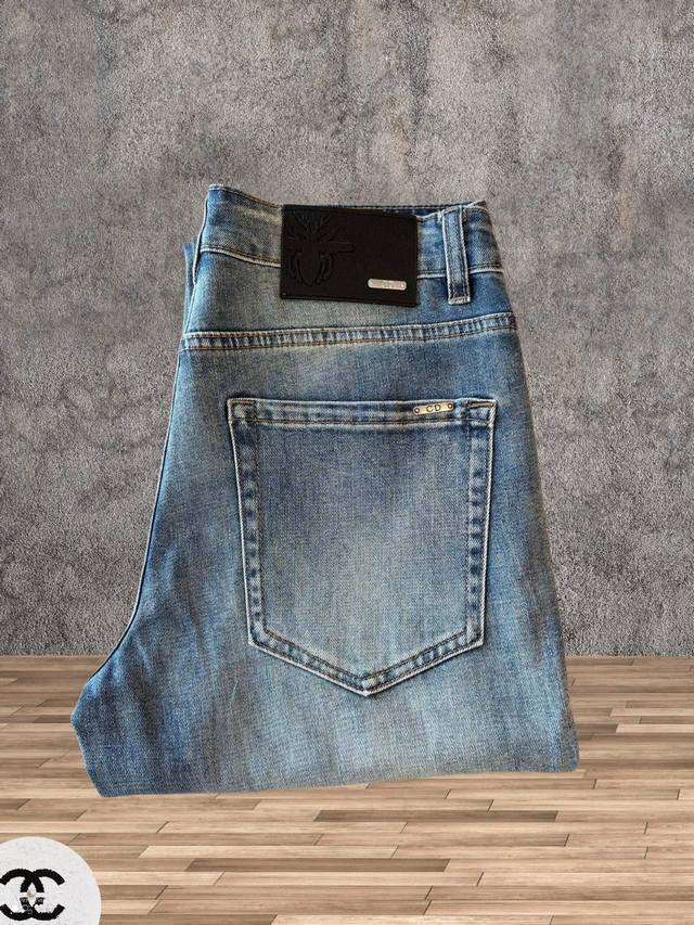 Dior's new spring/summer jeans are a hot seller at the counter. A perfect balanc