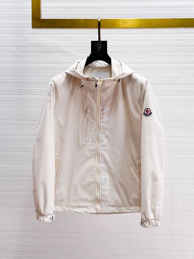 same style as Moncler's official website, now on sale! A new men's jacket for sp