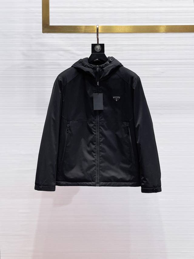 a hot winter item! Prada's new 2025Ss winter down jacket with all three Prada lo