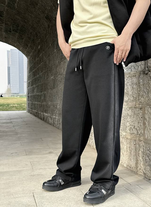 Lv distressed edge black elastic waist drawstring casual pants are both individu