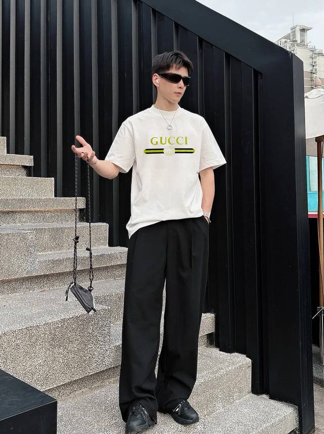 Gucc*'s new 25S round-neck T-shirt. Unisex