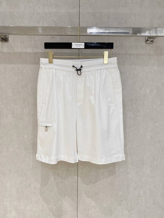 Moncler men's casual pants, made of premium fabrics, are the latest model in a p