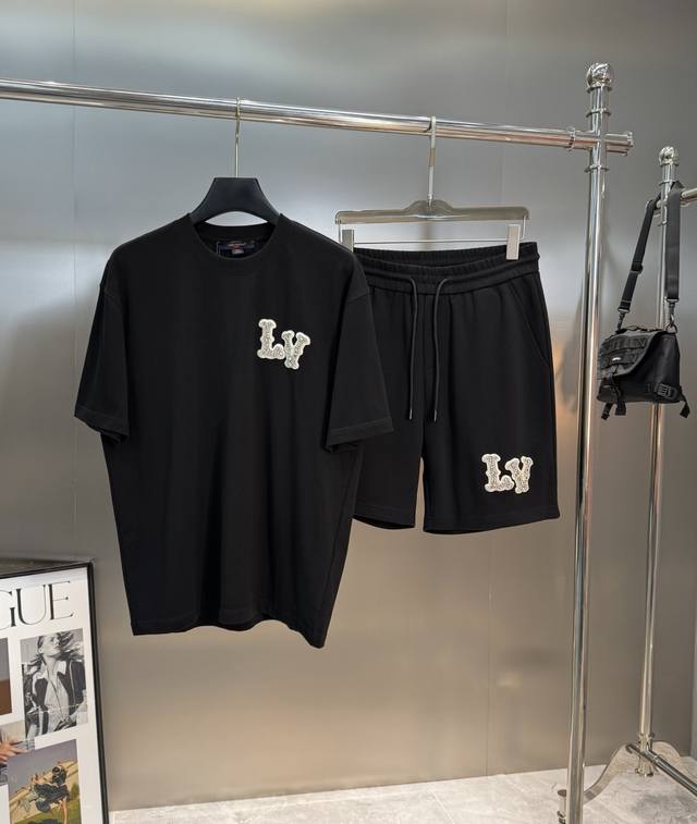 Clothing - . Pants - . New 25S round-neck T-shirt from Donkey Brand. Pairs well