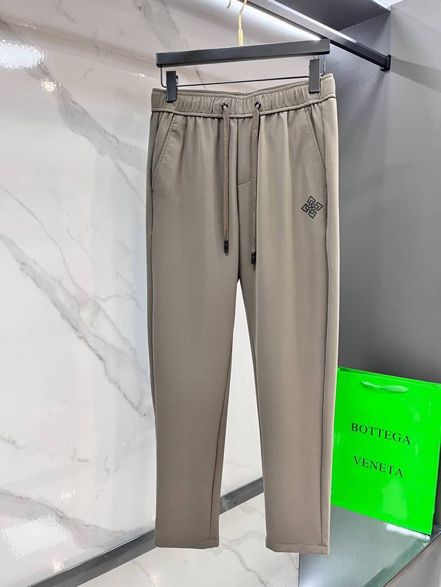 Lv's top-tier 2025 Spring/Summer casual pants! Available now on the official web