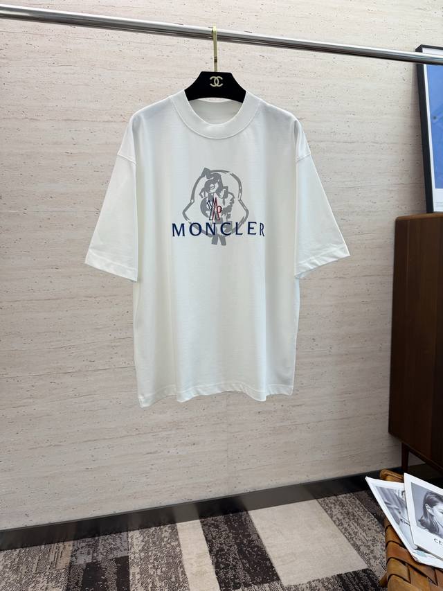 Mon2025 New Spring/Summer short-sleeve T-shirt features vibrant and shiny colors