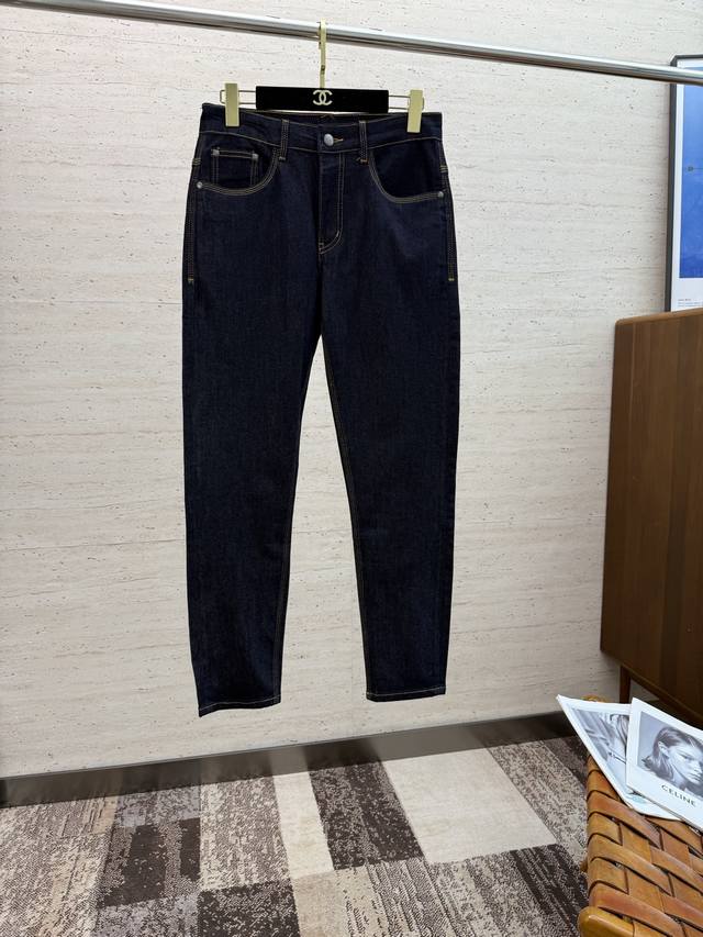 Bv25S Spring/Autumn Men's Straight Jeans. Made of cotton denim, they're soft yet
