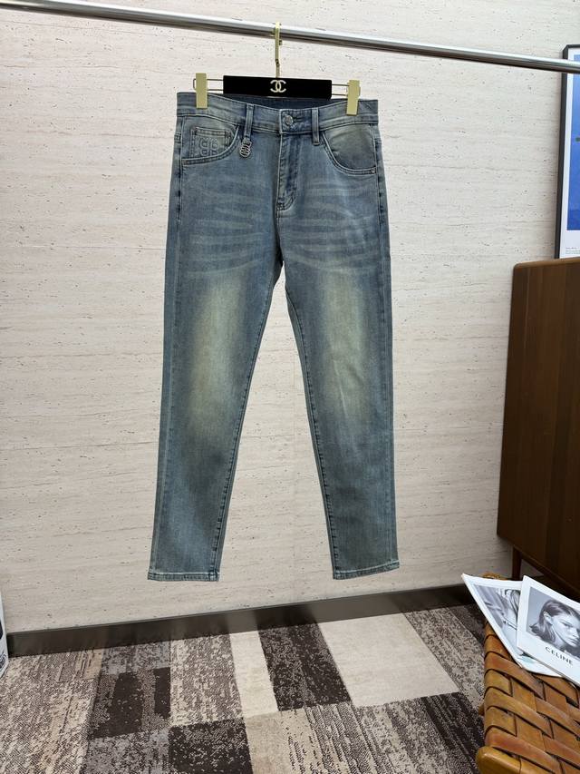 Bal25S Spring/Autumn Men's Straight Jeans. Made of cotton denim, they're soft ye