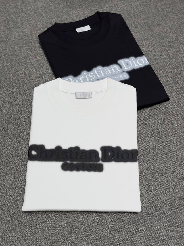New arrival, Cd's 2025 new embroidered round-neck short-sleeved T-shirt. The cla