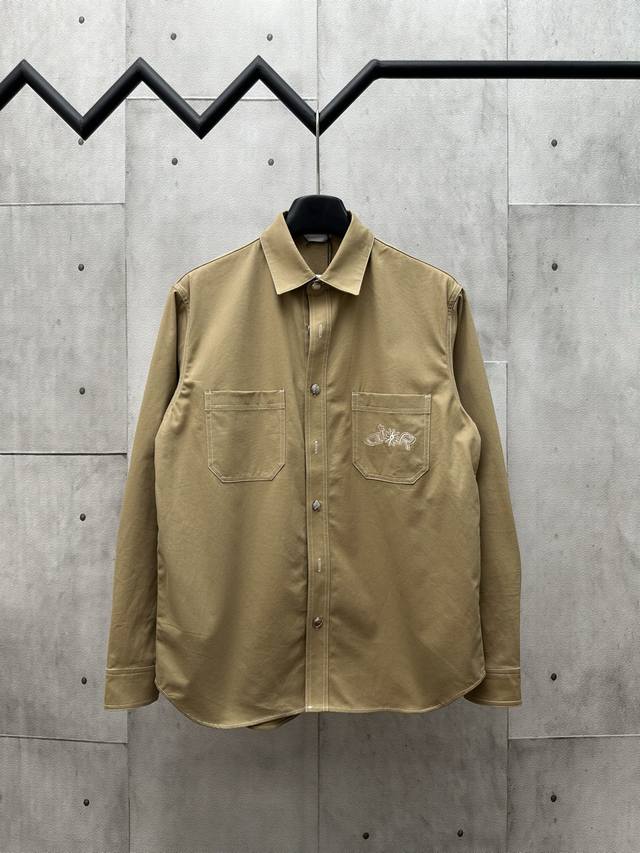 The Dior 25Ss shirt is a new addition to the Fall 2025 men's collection, part of