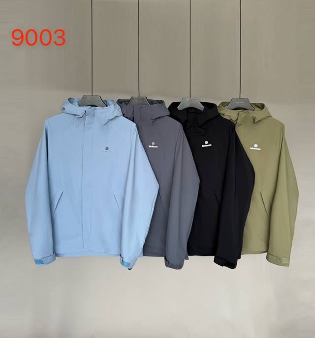 Lululemon softshell jacket Process description: Made of Gore-Tex 70D plain matte