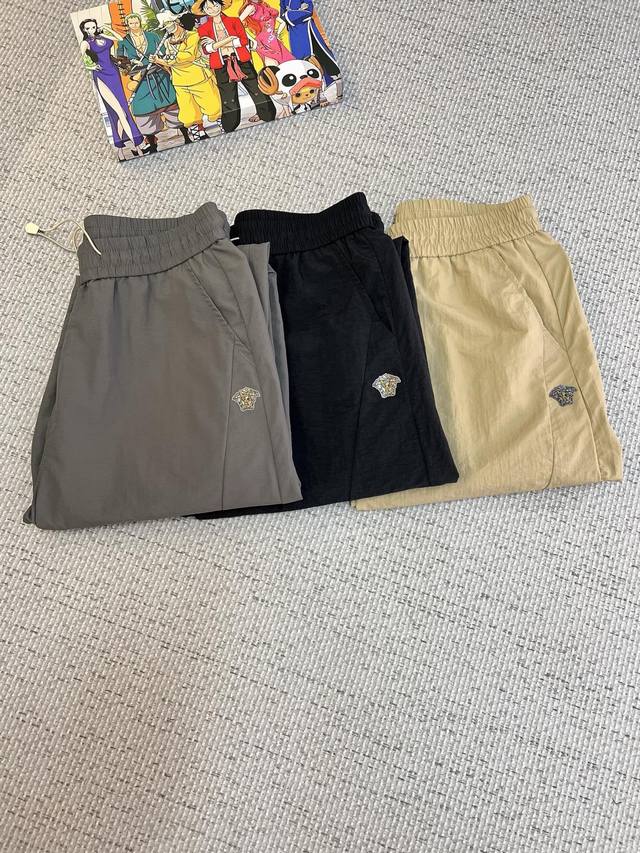 Vans' 2025 Spring/Summer new men's work pants, business casual styles! The fabri