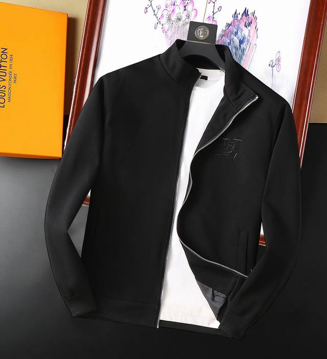 Lv 2025 Spring new jacket, a runway-fresh item in immaculate condition, comforta