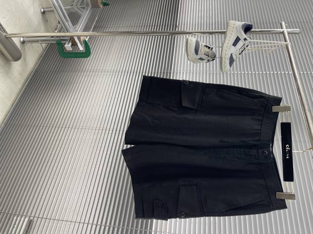 Stone Island very handsome linen shorts workwear design classic shorts. Foreign