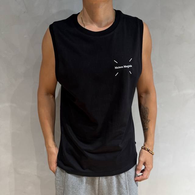 Mm6 summer short-sleeved vest made of high-quality cotton fabric, skin-friendly