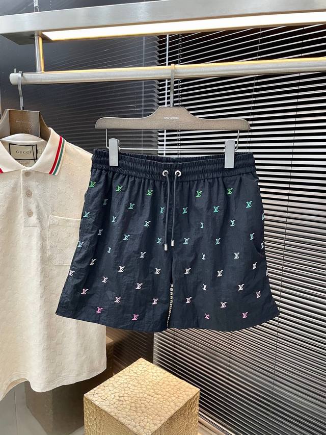 Louis Vuitton Spring/Summer 2025 new gradient embroidered beach shorts. These be