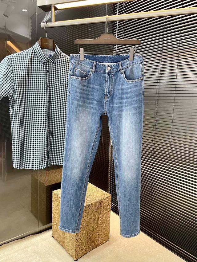 Dior - Dior's new spring/summer 2025 jeans are made of imported Italian couture