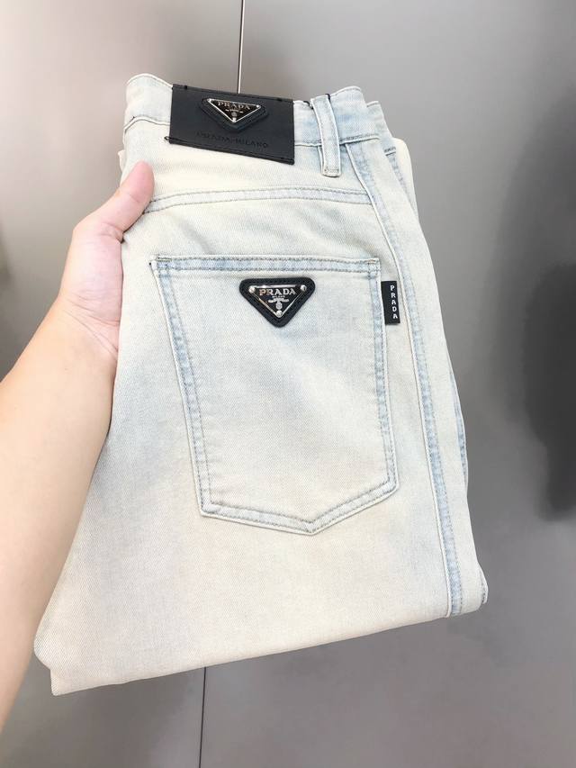 Ada Prada 2025 Spring/Summer new men's loose straight jeans, a hot-selling item