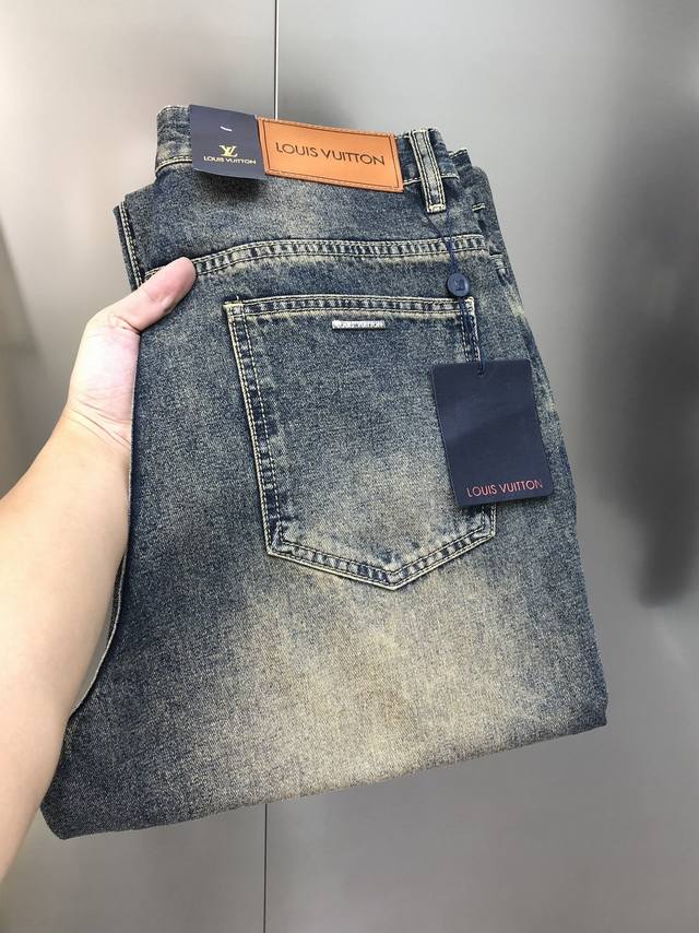 Lv Louis Vuitton 2025 Spring/Summer new men's loose straight jeans, a hot-sellin