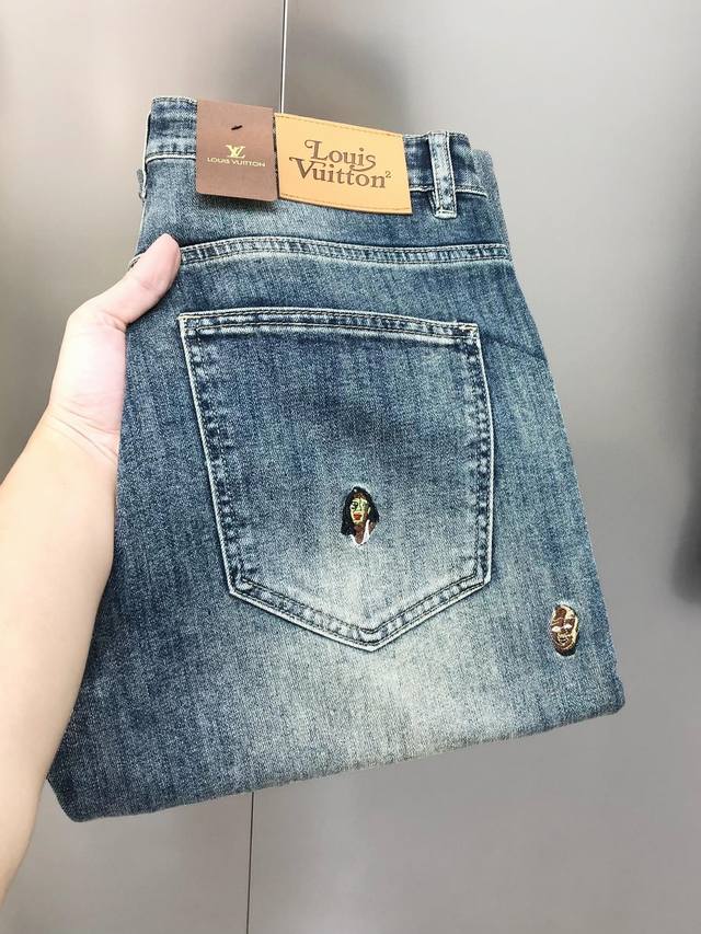 Lv Louis Vuitton 2025 Spring/Summer new men's loose straight jeans, the official