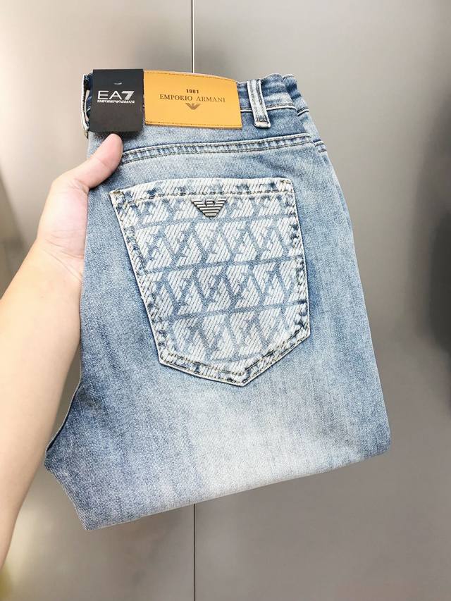 A*Mani Armani 2025 Spring/Summer new men's slim-fit jeans. This is a trendy, hig