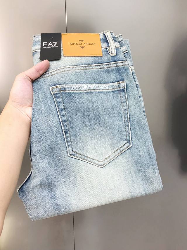 A*Mani Armani 2025 Spring/Summer new men's slim-fit jeans. This is a trendy, hig