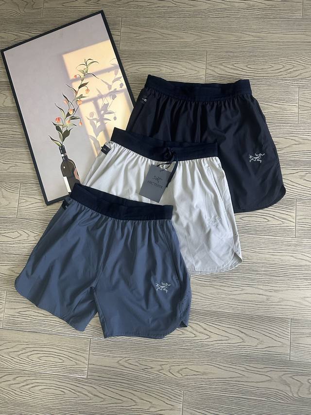 Arc'teryx Men's Lightweight Quick-Drying Outdoor Shorts with a Breathable Elasti