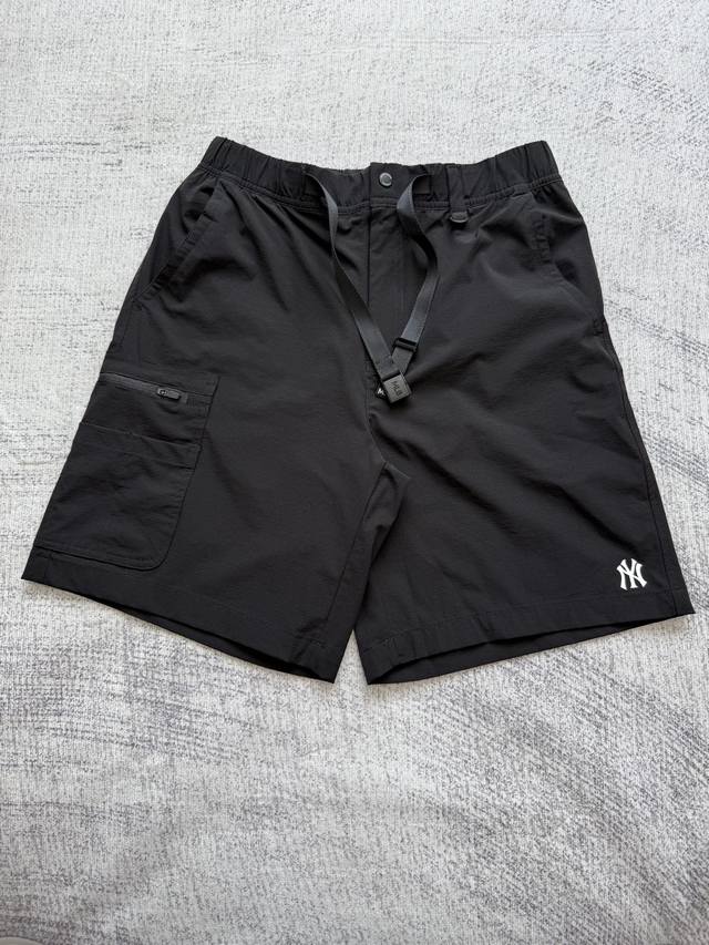 Official MLB New York Yankees Men's and Women's Classic Logo Cool, Casual, Versa