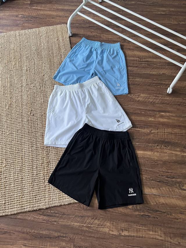 Order from Korea! MLB Yankees unisex woven casual shorts! Embroidered small logo