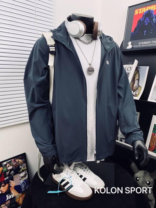 Kolon Sport's popular, cool, hooded sun-protective jacket, unisex, with exclusiv