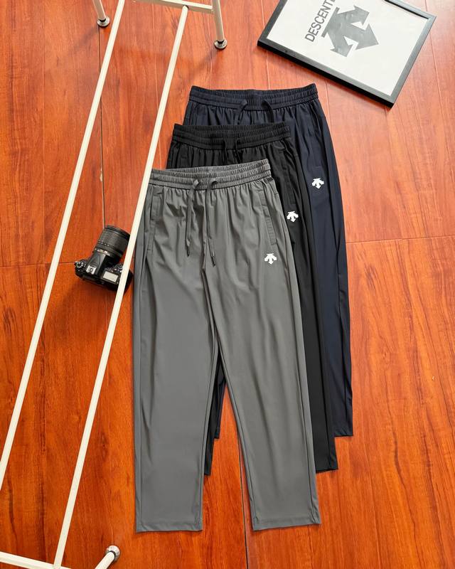 Original quality Descente classic tri-color quick-drying trousers are a summer m