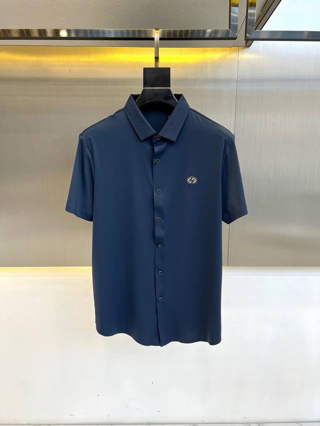 Fendi, the latest casual short-sleeved T-shirt for spring 2025, is made of ice s