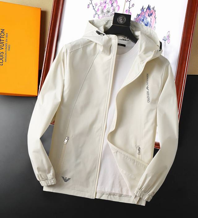 Armani's new 2025 spring jacket, a runway-fresh item in immaculate condition, co