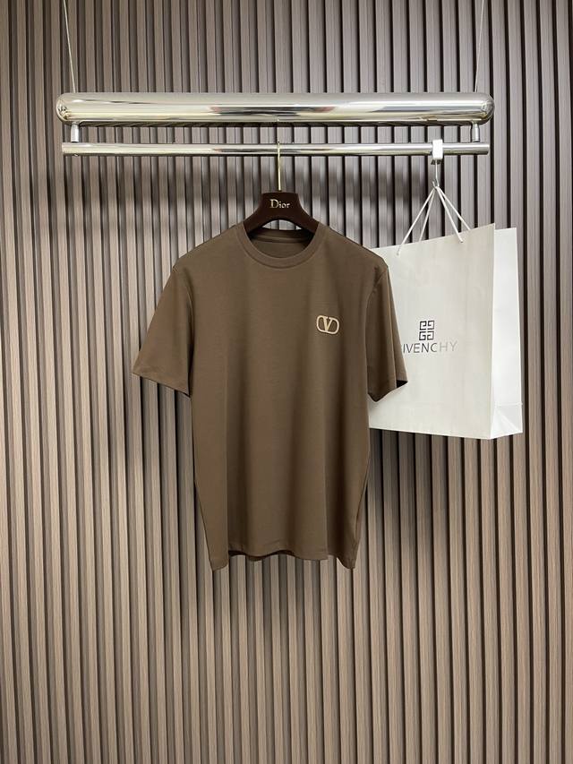 Valentino 2025Ss new summer round-neck short-sleeved T-shirt. Made from 100% cot