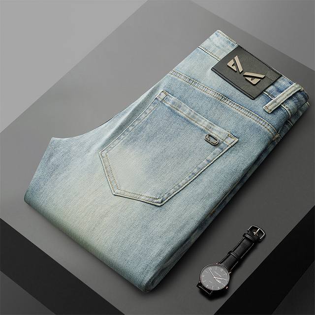 Fend 25Ss Spring/Summer Men's Slim Straight Jeans. This early spring model featu