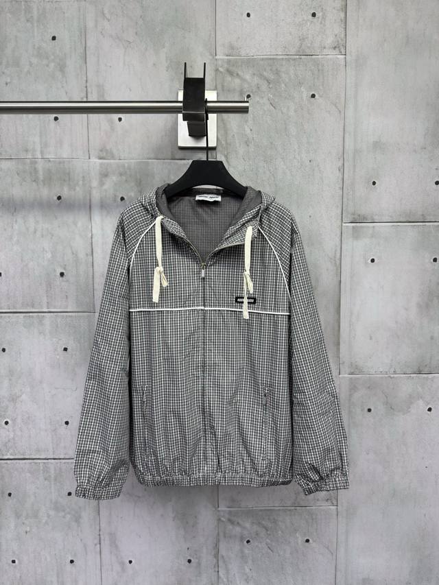 Miumiu 2025Ss Small Check Jacket is made of custom jacquard fabric. The design i