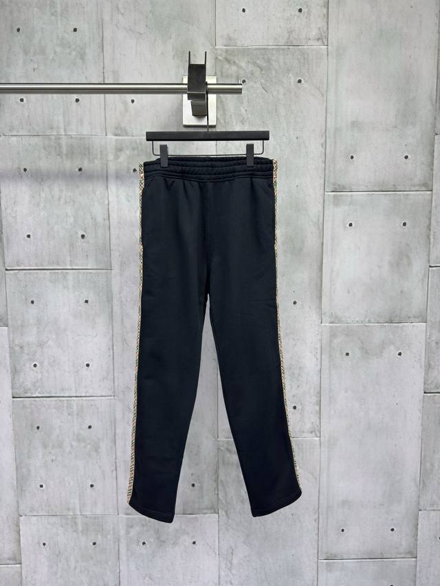 Burberry 25Ss new check trousers are made from lightweight velvet cotton and fea