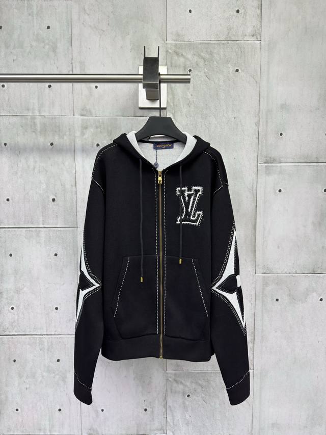 Louis Vuitton Four-Leaf Clover Zipper Jacket Process Description: The fabric is