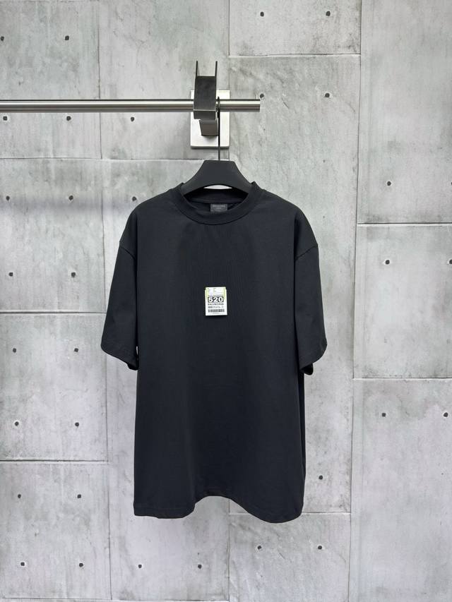 Balenciaga 520 label short sleeve. Craftsmanship: 100% cotton double-ply fabric,