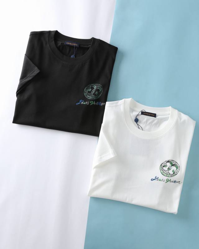 Lou V's new spring/summer 25Ss jersey cotton crew neck short tee features a 3D f