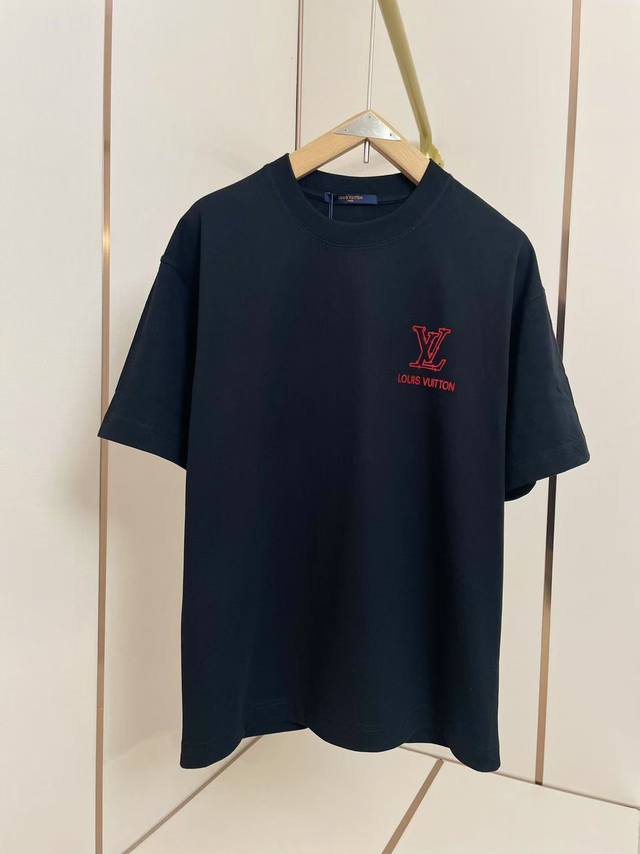 Lv2025 new flocked letter T-shirt, simple and stylish, double-layer threaded nec