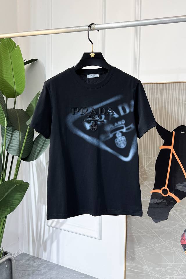 Prada 2025Ss Year of the Snake Spring and Summer boutique short-sleeved T-shirt