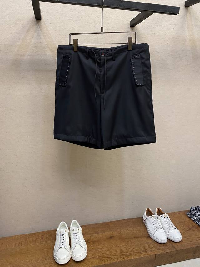 Mm6 wool blend casual shorts, pure cotton fabric, the latest model with an unbea