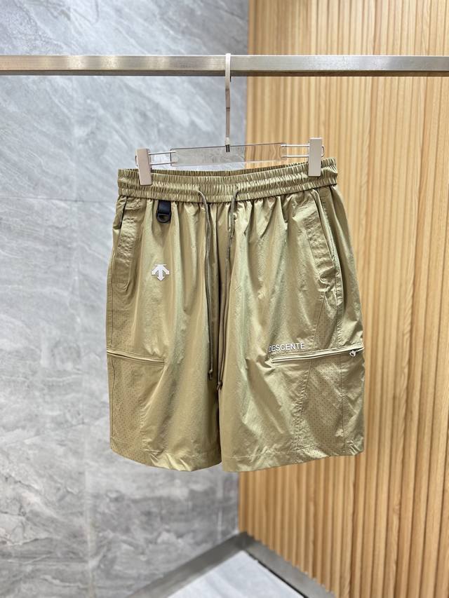 Descente 2025 Spring/Summer new arrivals, three-standard, complete shorts. Good